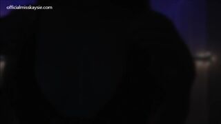 MissKaysie Chick in stockings fucks herself with a phallus