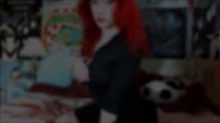 MaeDoll  Fat chick fucks cunt with phallus