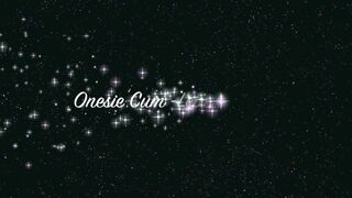 AvalynnRose  passionately pulls her pussy