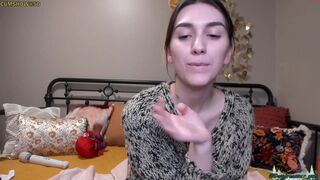 daydreamur_gurl cute lady spins happily in front of the webcam and shines with all the charms