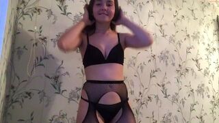 smiling_riddle spicy slut jerking hairy cunt