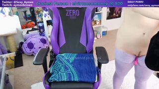 sexy_aymee crazy passion fingering shaved pussy