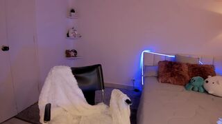 julietta blonde babe bares her tits