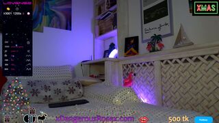 xdangerousthornx shows pussy