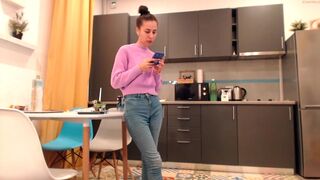 whats_her_name elite woman pulls a cap