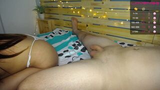 milkk_coffe fingering her pussy