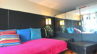 SandiSquirts jerking close up