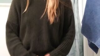 Gingerbreadpoundcake cute female fucking herself with phallus