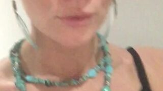 Kia Rose hot babe fucks shaved holes