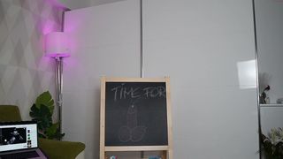 yammy_vanesa busty chick gets naked