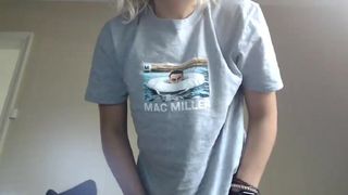 kipsy420 a bitch with tattoos flaunts her body