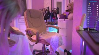 anny_johnson a wonderful lady caresses a fantastic body