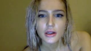 HoneySkies gorgeous teen rides sex toy