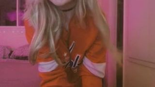 Bleu baby brings herself to orgasm