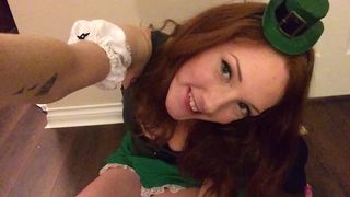 Redvelvette cute chicks dancing striptease