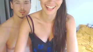 hankthem beauty sucks penis