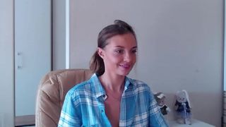 приват wild confused jumps on sex toy