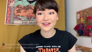 mushroomgirl stunning slut dabbles with dildo