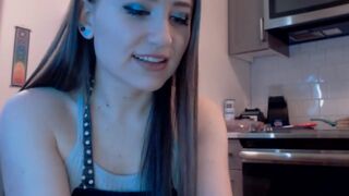 ItsLizzieLoveXO adult skin masturbates with fingers