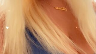 blondie_oficial Radiant brunette