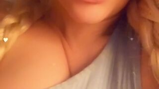 blondie_oficial shy doll fucks pussy with dildos