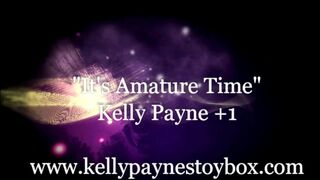 Kelly Payne manyvids busty lady masturbates the front cap with a sex toy