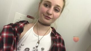 Delilah_Cass butt plug