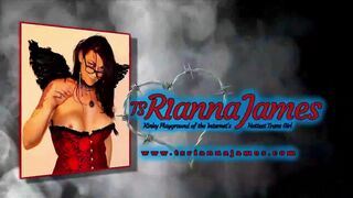 TsRiannaJames cute blonde girl got herself a finger on the couch