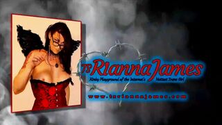 TsRiannaJames cute brunette girl licks dildo