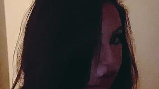 Moroccan Zina  charming ass fucks her pussy