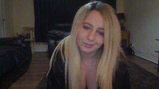 JodieLawsonx experienced trash cram hand in both their holes