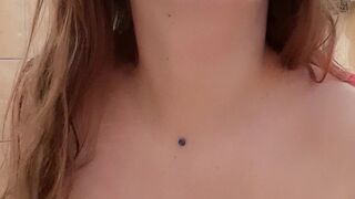 Julia Red Onlyfans big boobed chick jerking off her cunt