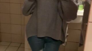 Eva Elfie Onlyfans sexy mare caresses hairy cunt