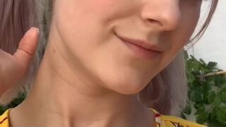 Eva Elfie Onlyfans loves jerking off and catches the buzz from the process