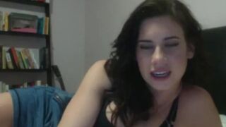 Chloe Lamb Onlyfans perfect black-haired slut fucks vagina