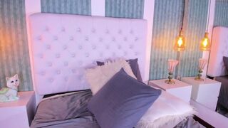 rihanna_rose touching