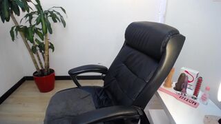 sweer_oshun crazy woman masturbating cunt with hand