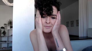 missalexthorn big tit babe bares sexy body