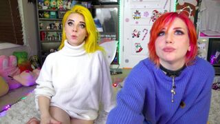 goldengoddessxxx mysterious goddess gently caresses her ass with her fingers