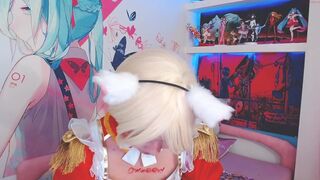 monica_mimi in oil shows a graceful body