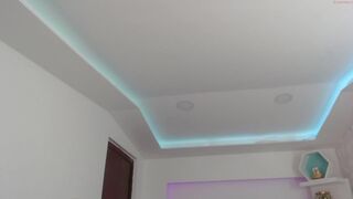 gabby_hill busty mare caresses pussy