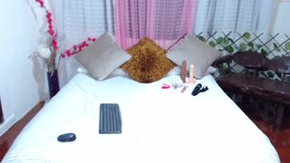 naomi_brooke mature fat lady jerking off her cunt