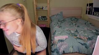 sexybabyleila hot thing is fucking sex toy