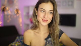 melodymate busty  girl  fingering her pussy with a vibrator