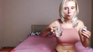 true_adult_ slut fucks the cap with his fingers