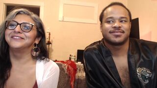 learoy cute girl shows the body