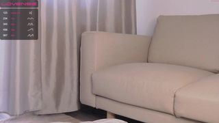 haileygrx insatiable blonde stretches her pussy