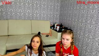 misss_vikki spicy bitch masturbates cunt