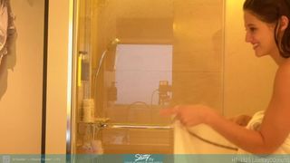 Skitty chick is played with vagina