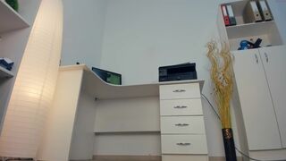 jenny_wet_ busty  girl  jerks her pussy and squirts